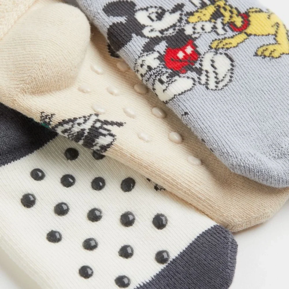 NWOT H&M Toddler Mickey Socks - Shoe Size 4 - Picture 2 of 4